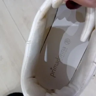 Sneakers bianche con strass Prima Donna