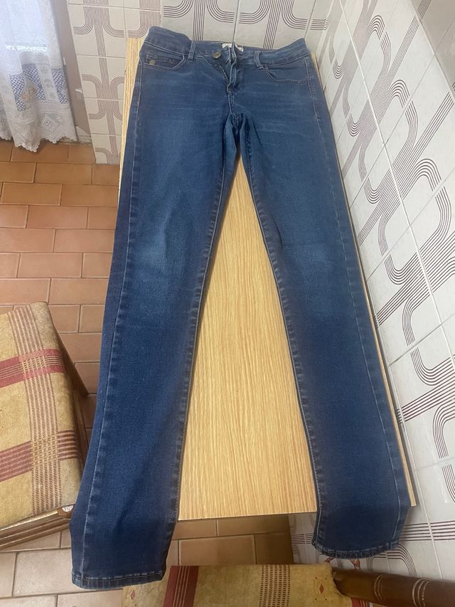 Pantalón vaquero azul oscuro