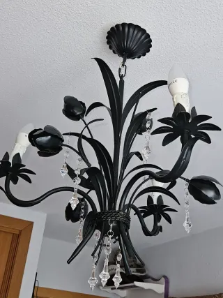 Lámpara de forja y colgantes metacrilato