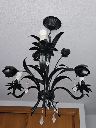 Lámpara de forja y colgantes metacrilato