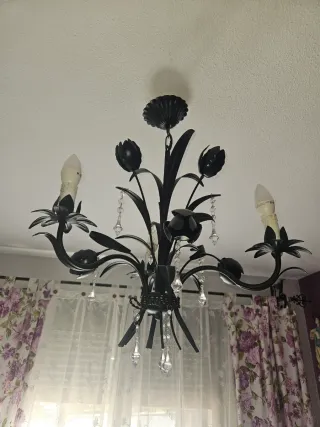 Lámpara de forja y colgantes metacrilato