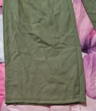 Pantaloni donna verdi con strappi