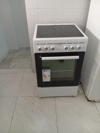 Cocina Eléctrica Blanca