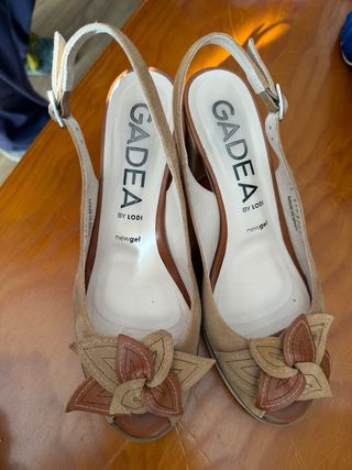 GADEA BY LODI Zapato destalonado flor beige