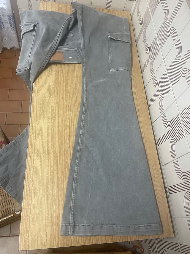 Pantalón cargo gris vaquero