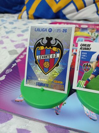 2 Cromos LaLiga 2025-26: Carlos Álvarez y Levante