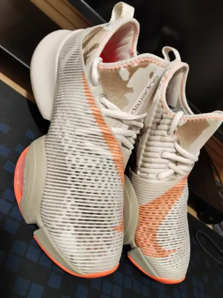 Nike Deportivas Beige y Naranja