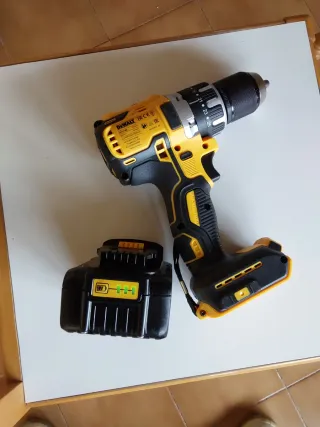 TALADRO DEWALT PERCUTOR BATERIA 18V 