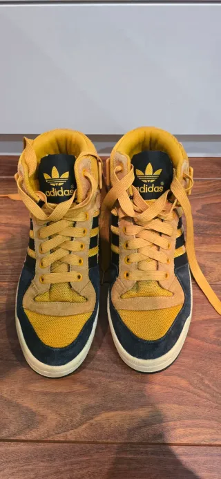 Zapatillas Adidas Altas Amarillas y Negras Botas