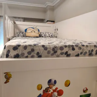 Litera blanca de  madera con cajones de almacenaje