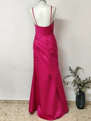 Vestido fiesta largo fucsia Pronovias