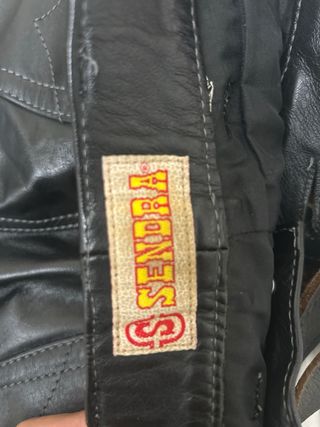 Pantalón de piel Sendra negro mujer + cinturón. 