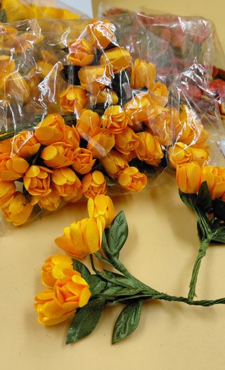 Lotto di fiorellini per bomboniere o decorazioni