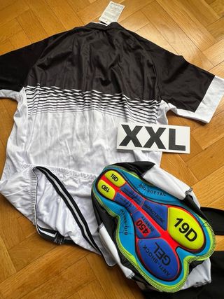 Conjunto, equipación ciclismo nueva, talla 2XL