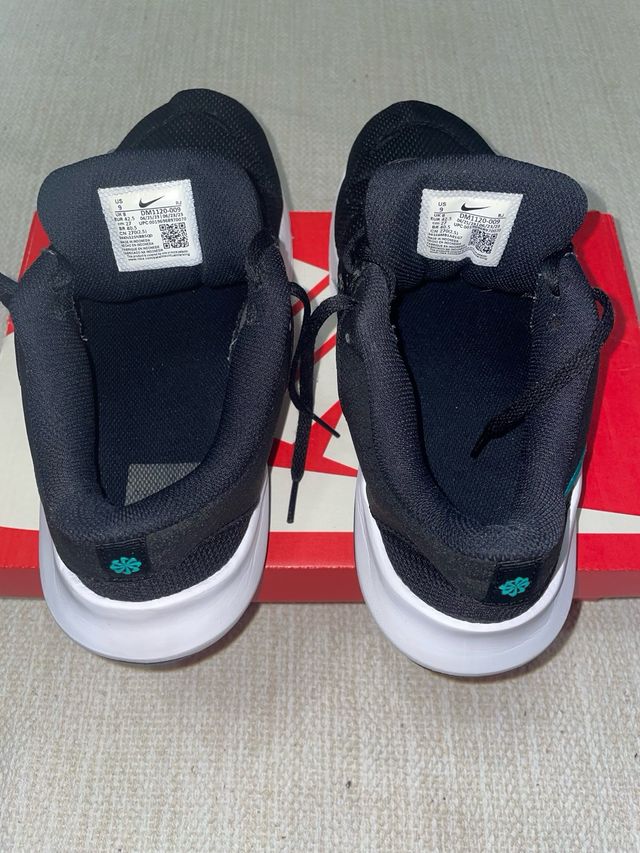 Zapatillas Nike Legend Essential 3 DM1120