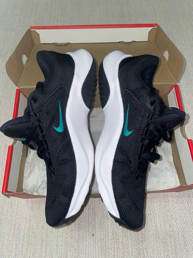 Zapatillas Nike Legend Essential 3 DM1120