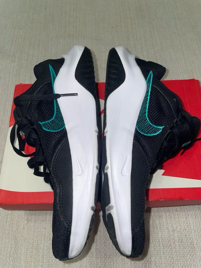 Zapatillas Nike Legend Essential 3 DM1120