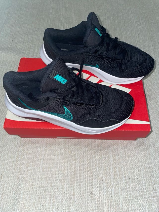 Zapatillas Nike Legend Essential 3 DM1120