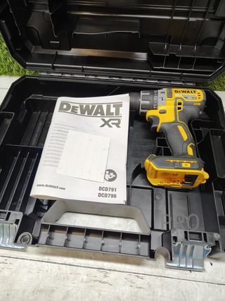 Taladro percutor sin escobillas - Dewalt
