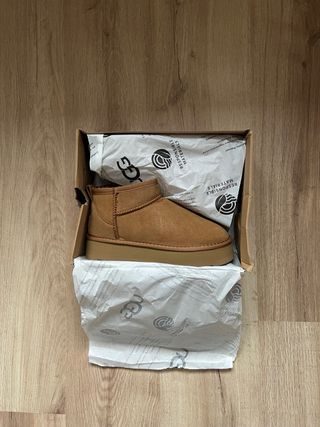 Botas UGG Dakota T39 Marrón