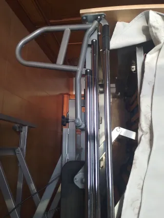 Cama geriátrica eléctrica articulada