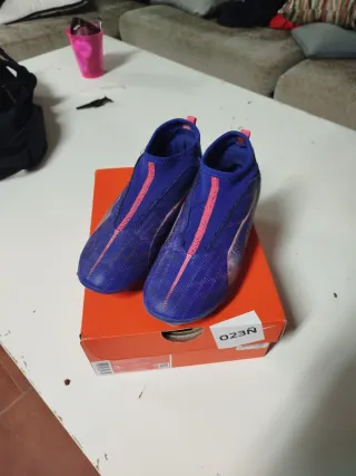 2x1 Botas nuevas,Nike JR VAPOR 16,Puma ultrar5,n35