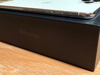 iPhone 11 Pro Max 64GB Praticamente Novo