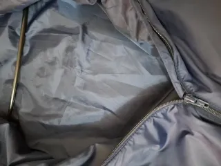 Chaqueta bomber azul marino. Talla 12-13