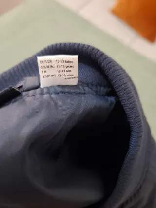 Chaqueta bomber azul marino. Talla 12-13