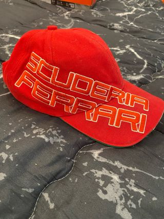 Gorra Scuderia Ferrari Roja