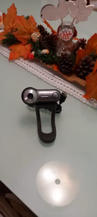 Webcam Logitech Plata y Negra