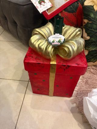 Base per albero di Natale a forma di pacco regalo