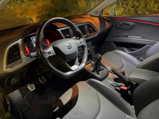 SEAT Leon FR 2.0 Mk3 con pocos km y muchos extras