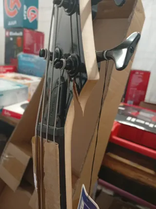 Bajo mástil roto!!!
Ibeñez 

