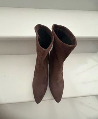 Botines de tacón marrones