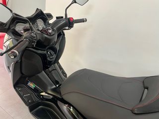 YAMAHA XMAX 300 TECH MAX