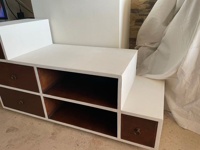 Mueble TV madera blanco y marrón