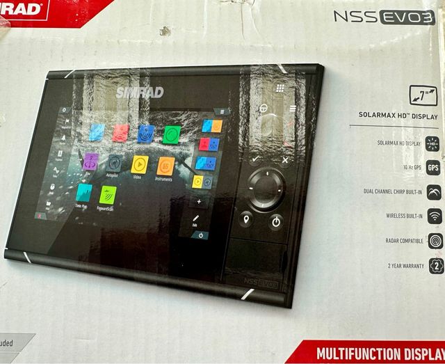 Sonda Simrad NSS EVO3 7”