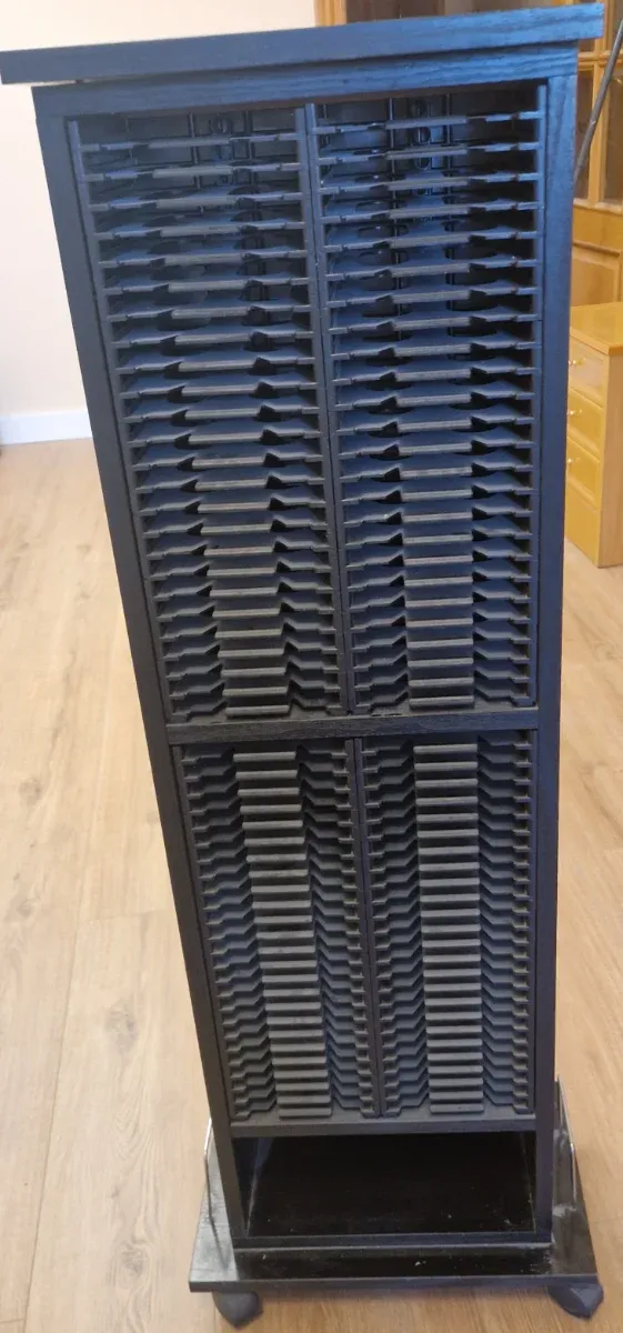 Estantería CDs/DVDs Madera Negra con Ruedas