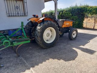 Tractor Renault 80.12 F (1991)