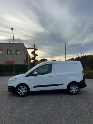 Ford Transit Courier 2017