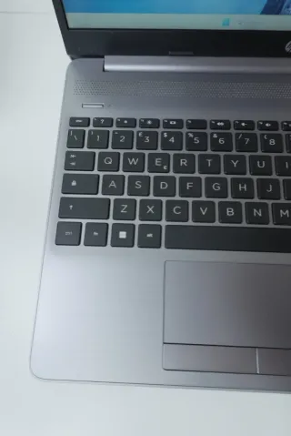 NUEVO Ordenador Portátil HP Amd 3050U 256Gb 8Gb