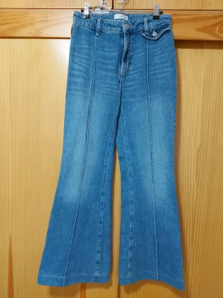 Pantalón vaquero flare azul