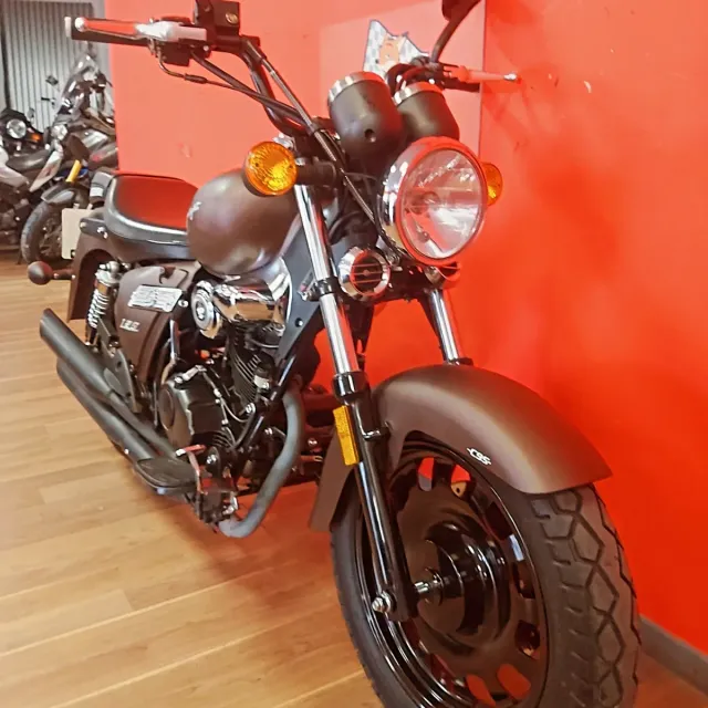 Keeway Superlight Custom 125