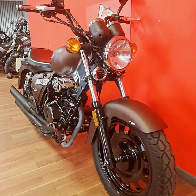 Keeway Superlight Custom 125