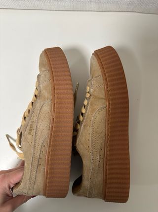 Zapatillas Puma Marrones y Doradas