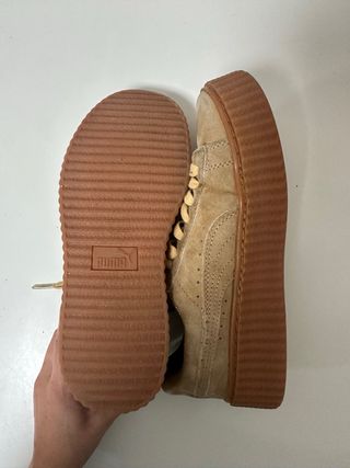 Zapatillas Puma Marrones y Doradas