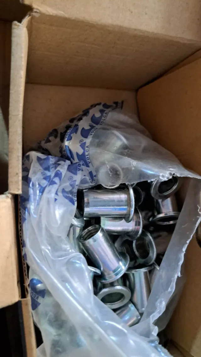 Remachadora para tuercas TR-212