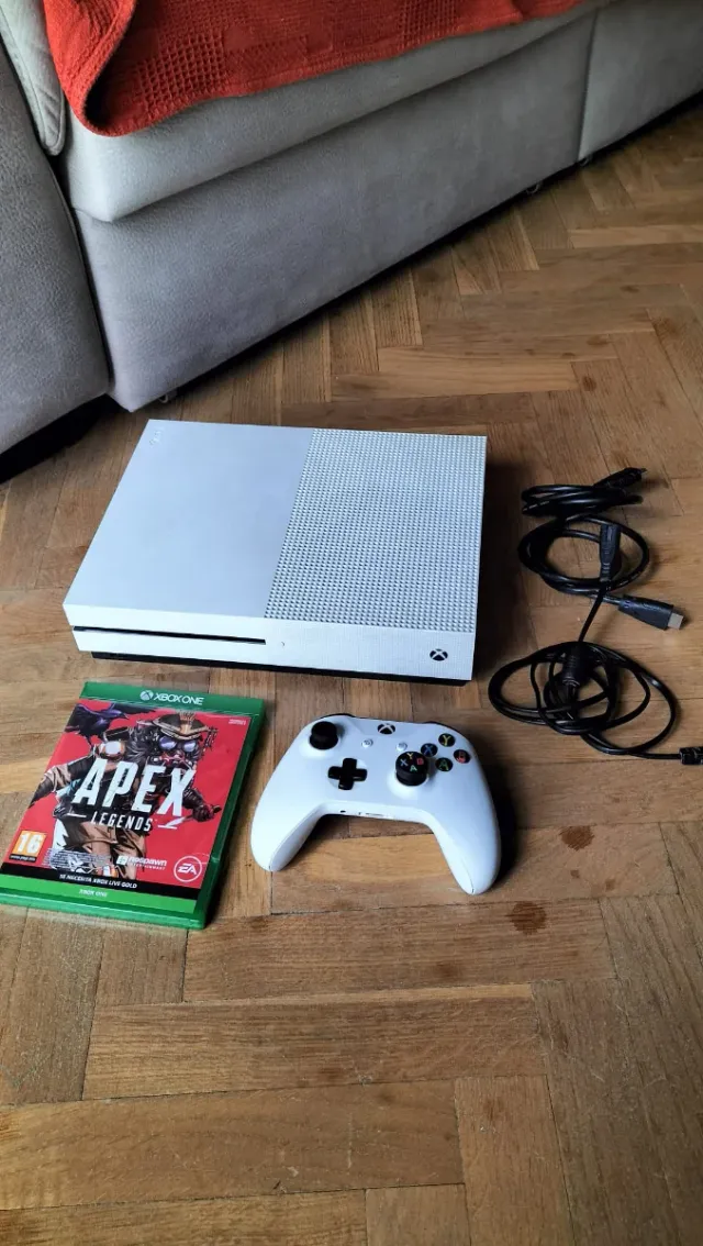 Xbox One S Blanca + Apex Legends