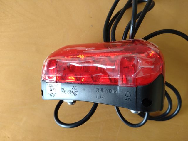 Luce Wuxing 36V Freno e Frecce